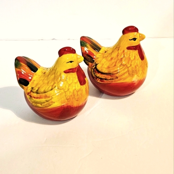 CHICKEN SALT & PEPPER SHAKERS WITH STOPPERS - Picture 3 of 5
